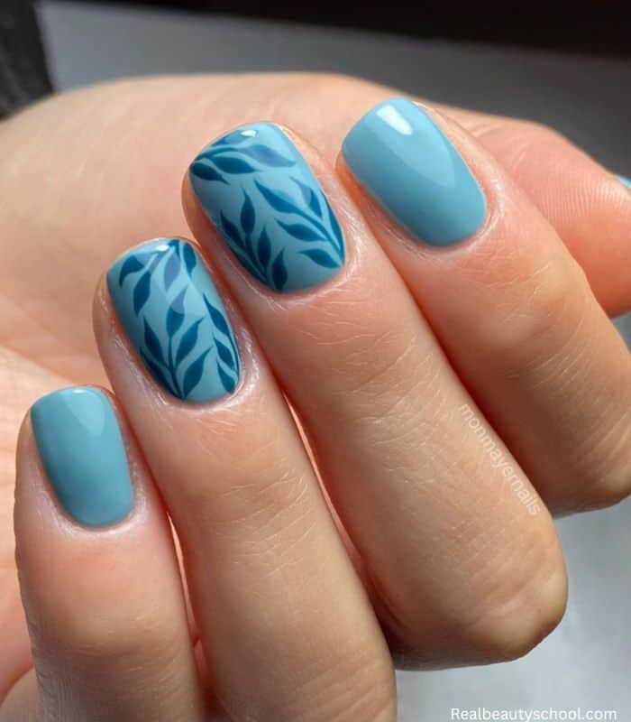 Short blue summer nails