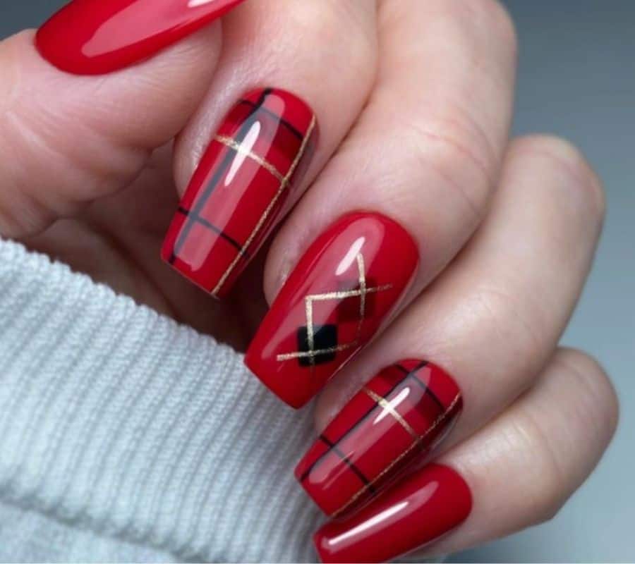 Red christmas holiday nails 
