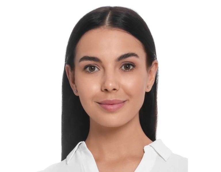 Picture Day Makeup Tips: How to Look Naturally Beautiful for Timeless Photos