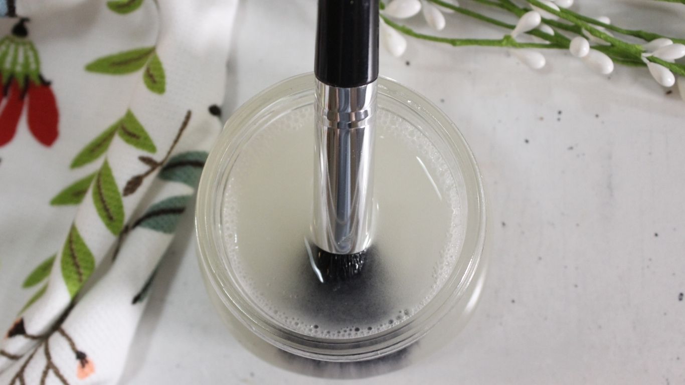 DIY Makeup Brush Cleaner (Easy, Natural & Affordable)