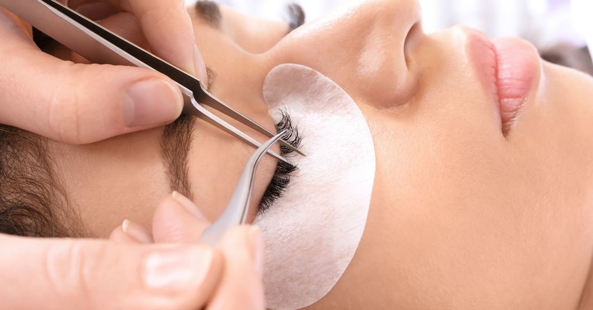 Lash Extensions vs Strip Lashes vs Magnetic Lashes: Which One Is Best?