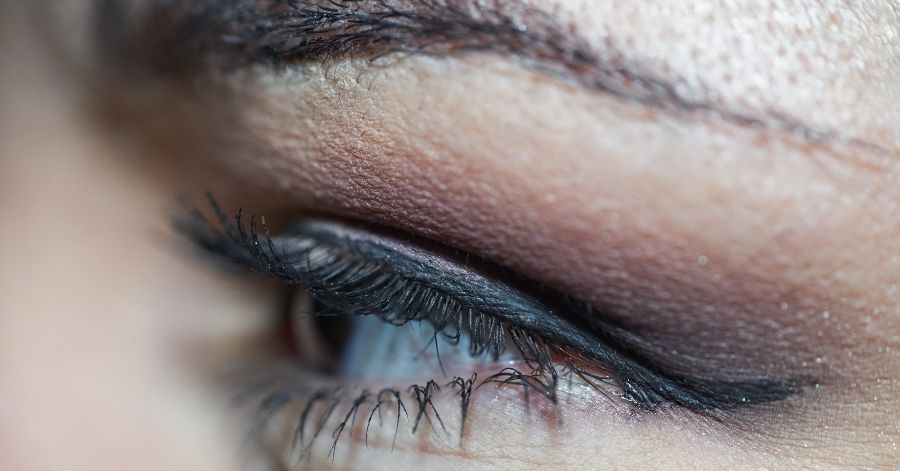 Hooded Eye Makeup Mistakes: 12 Things That Make Your Eyes Look Smaller (And How to Fix Them)