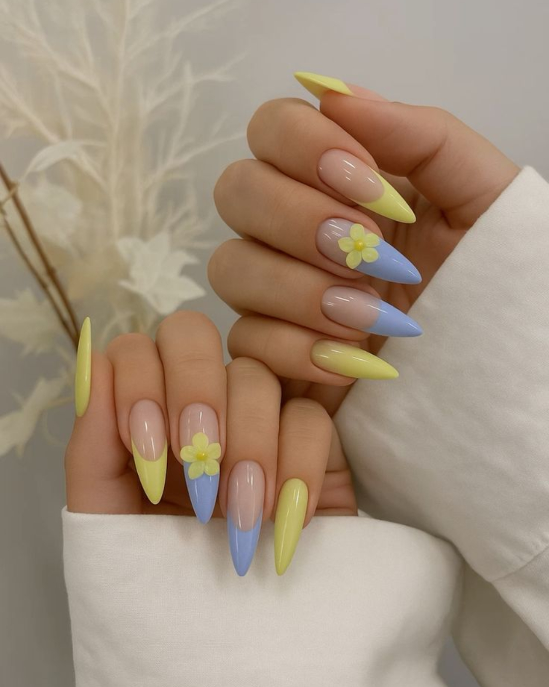 27+ Cutest Yellow Lemon and Blue Nail Ideas for your Next Nails set!